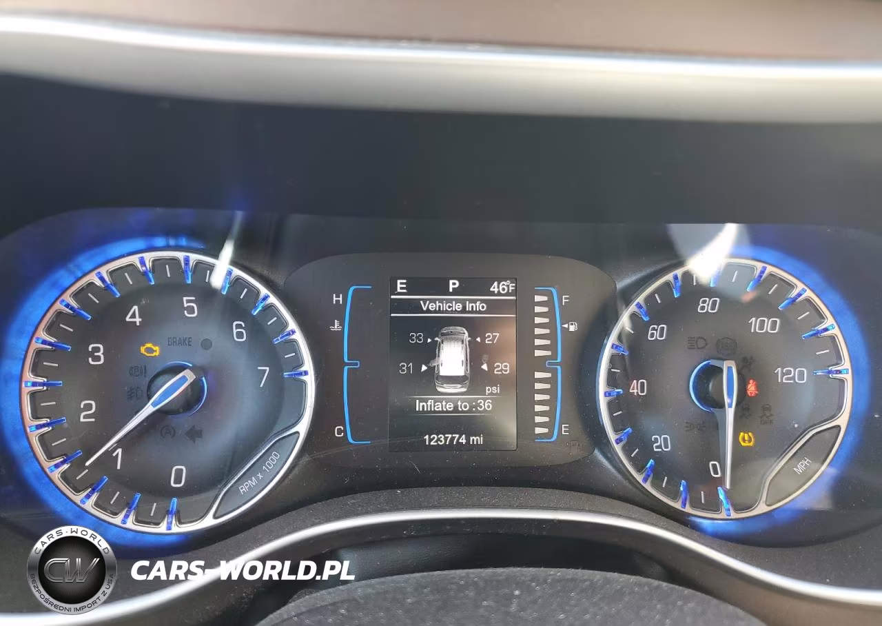 2017 Chrysler Pacifica Lx VIN:2C4RC1CG0HR565864 - 9
