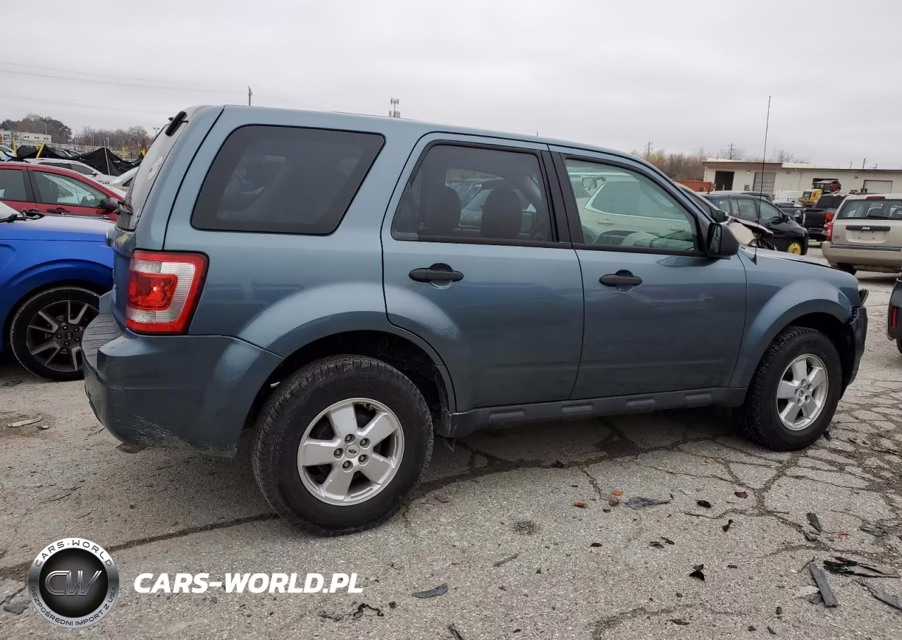 2012 Ford Escape Xls VIN:1FMCU0C76CKB11098 - 3