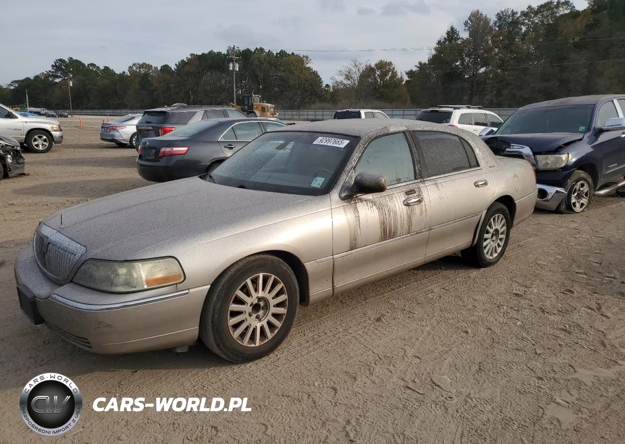 2003 Lincoln Town Car Signature