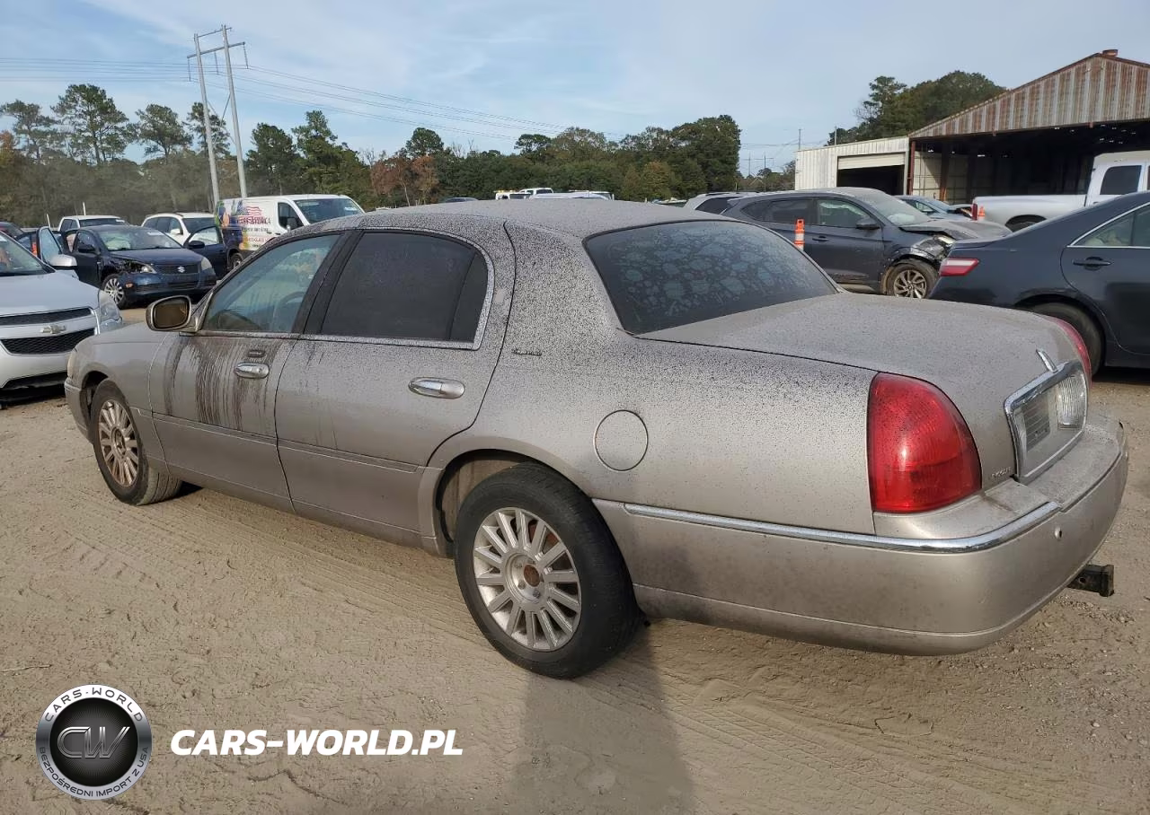 2003 Lincoln Town Car Signature VIN:1LNHM82W23Y649274 - 2