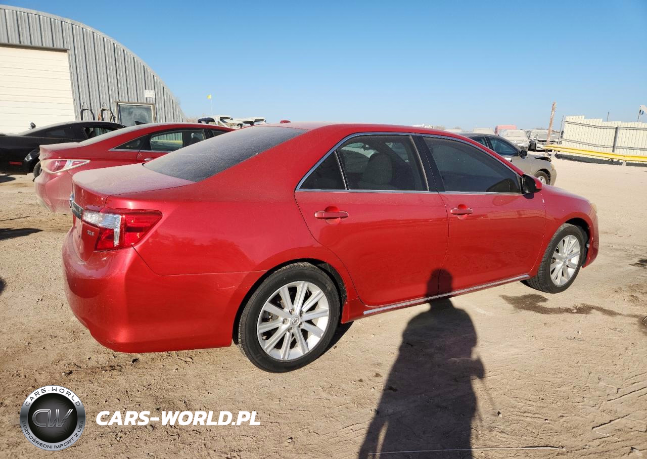 2014 Toyota Camry L VIN:4T4BF1FK2ER423394 - 3