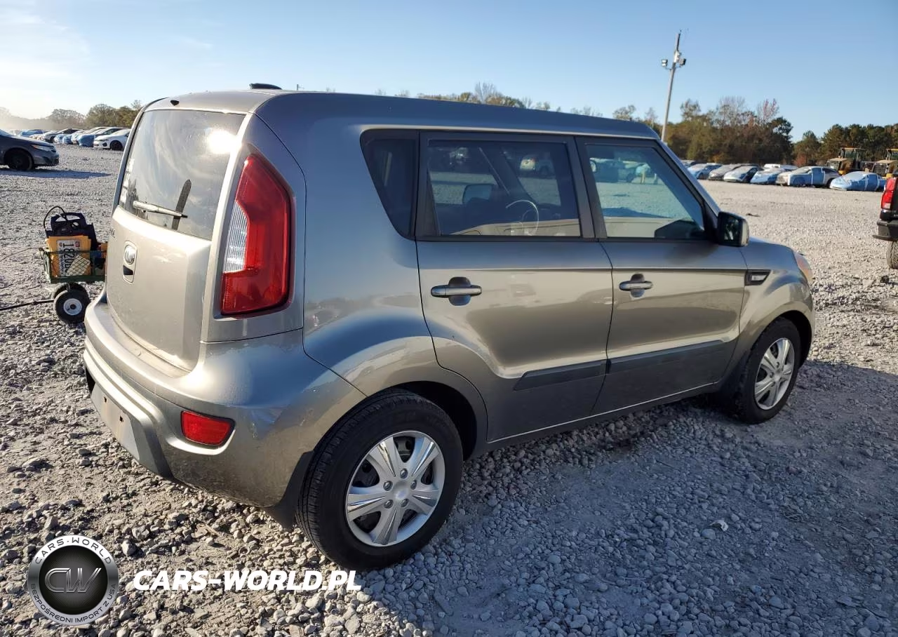 2013 Kia Soul VIN:KNDJT2A51D7561175 - 3