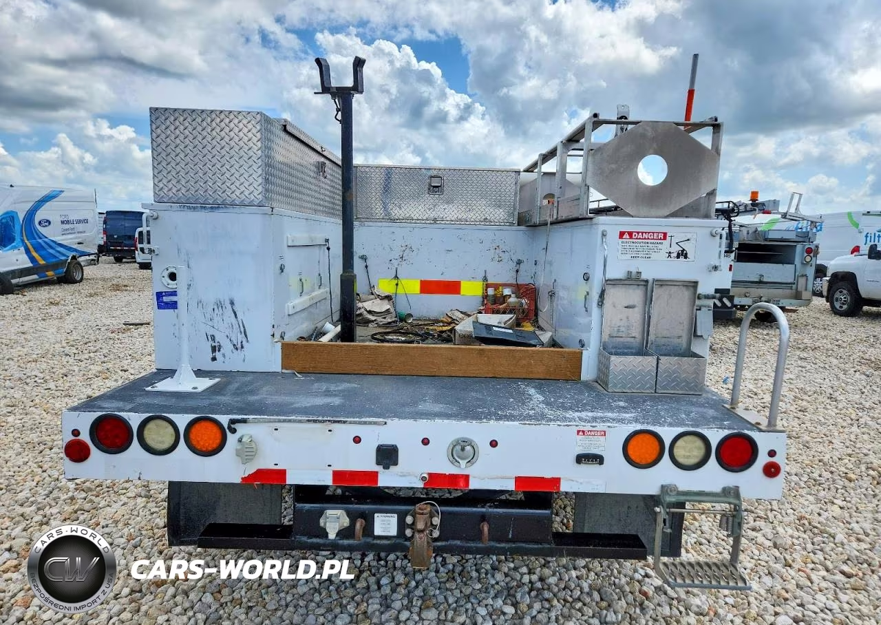2015 Ford F450 Bucket Truck VIN:1FDUF4GY0FED21112 - 9