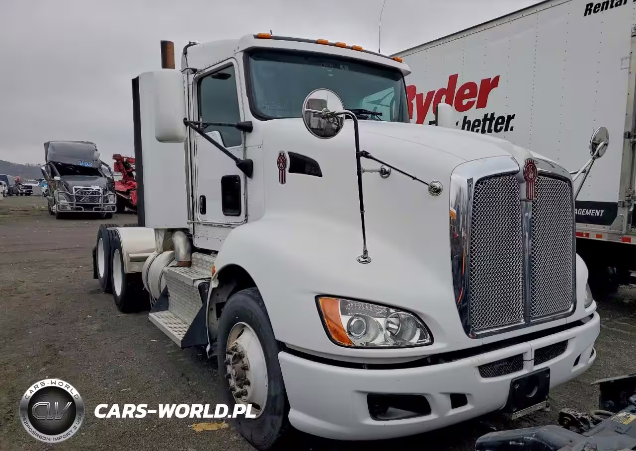2013 Kenworth T600 Semi Truck