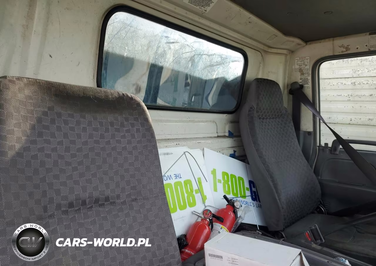 2007 Isuzu Npr Refuse Truck VIN:4KLC4B1U47J805356 - 11