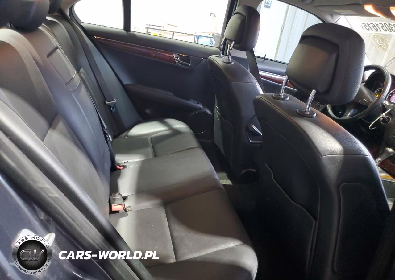 2011 Mercedes-Benz C 300 4Matic VIN:WDDGF8BBXBR133833 - 10