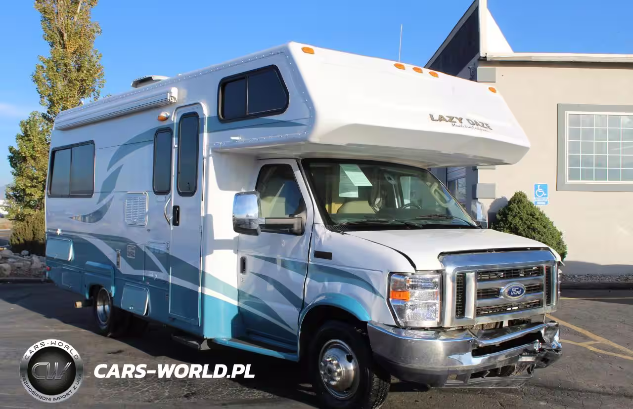 2014 Ford Econoline E450 Super Duty Cutaway Van