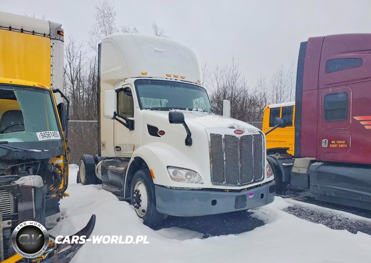 2016 Peterbilt 579 Semi Truck
