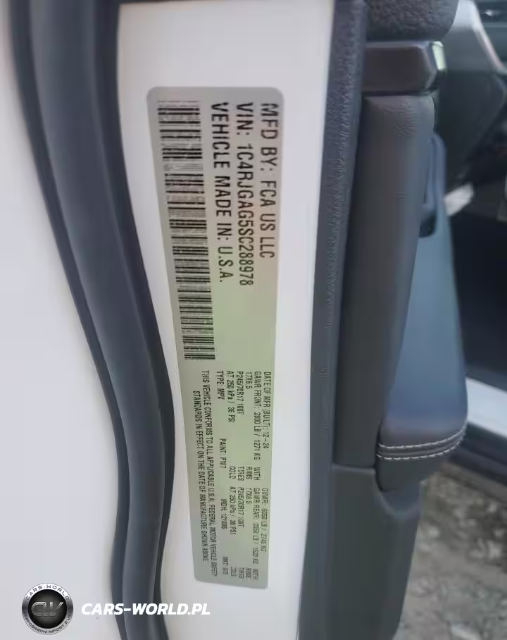 2025 Jeep Grand Cherokee Laredo VIN:1C4RJGAG5SC288978 - 13