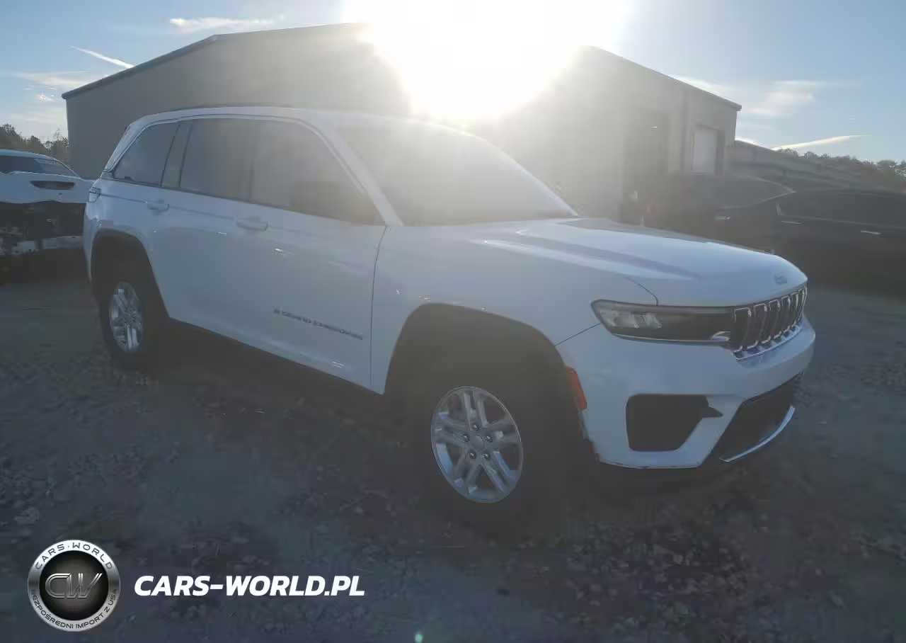 2025 Jeep Grand Cherokee Laredo VIN:1C4RJGAG5SC288978 - 4
