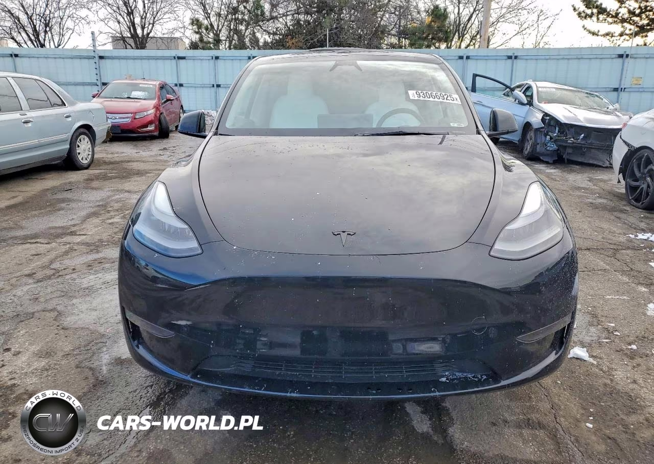 2024 Tesla Model Y VIN:7SAYGDED8RF230355 - 5