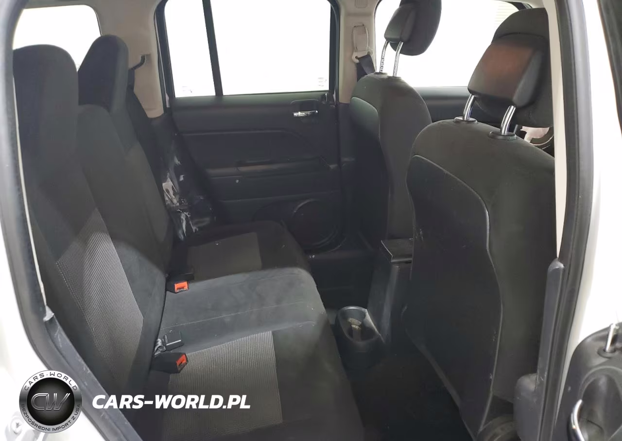 2015 Jeep Patriot Latitude VIN:1C4NJRFB1FD376630 - 11