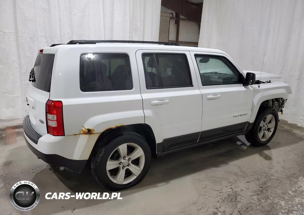 2015 Jeep Patriot Latitude VIN:1C4NJRFB1FD376630 - 3