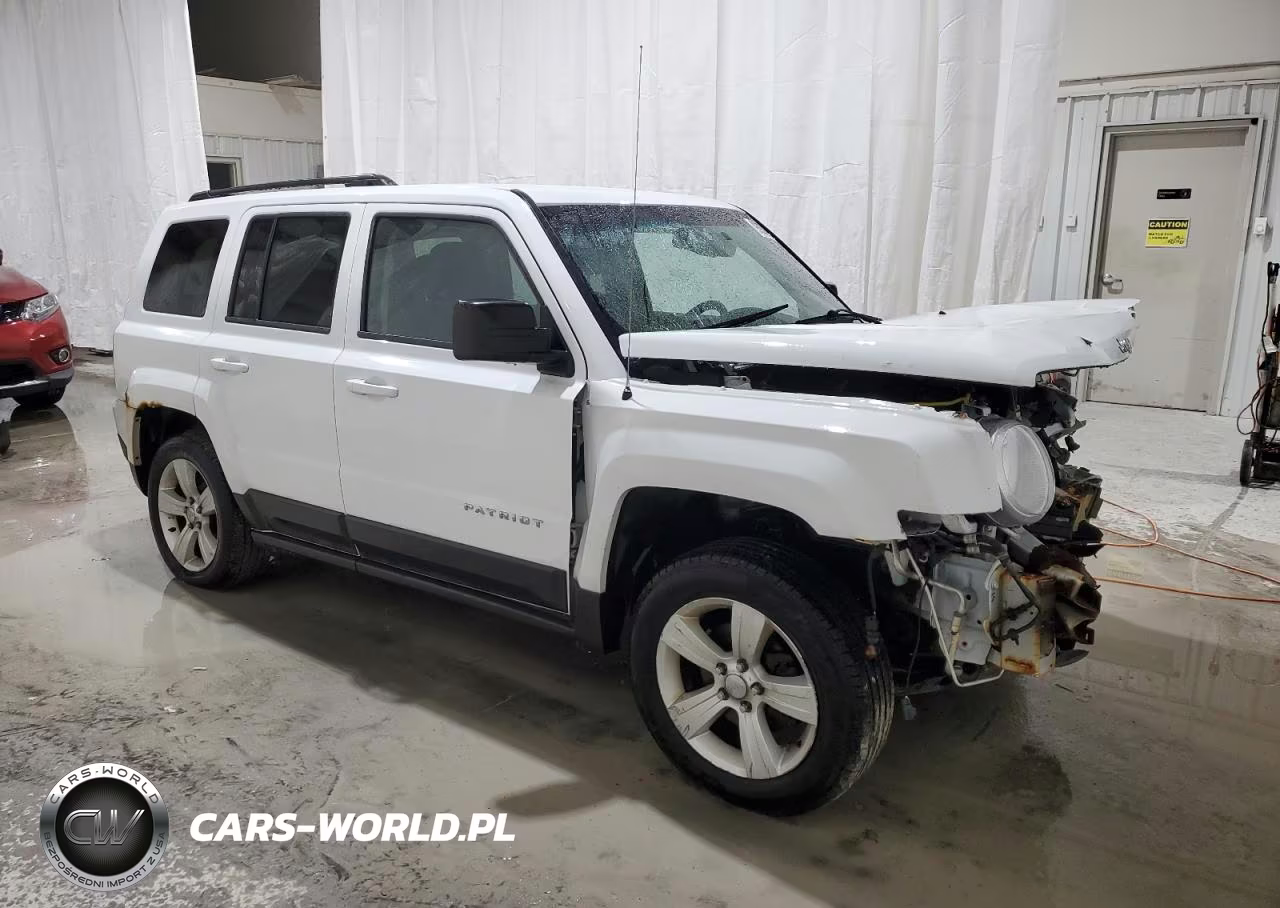 2015 Jeep Patriot Latitude VIN:1C4NJRFB1FD376630 - 4