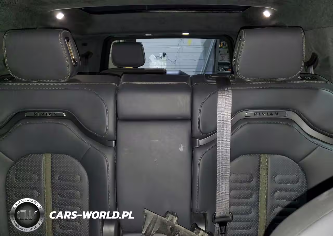 2023 Rivian R1S Adventure VIN:7PDSGABAXPN021332 - 10