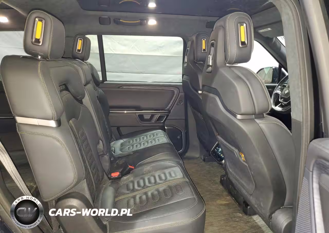 2023 Rivian R1S Adventure VIN:7PDSGABAXPN021332 - 11