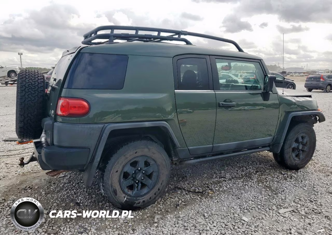 2011 Toyota Fj Cruiser VIN:JTEBU4BF4BK112227 - 3