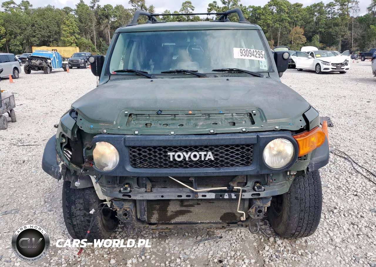 2011 Toyota Fj Cruiser VIN:JTEBU4BF4BK112227 - 5