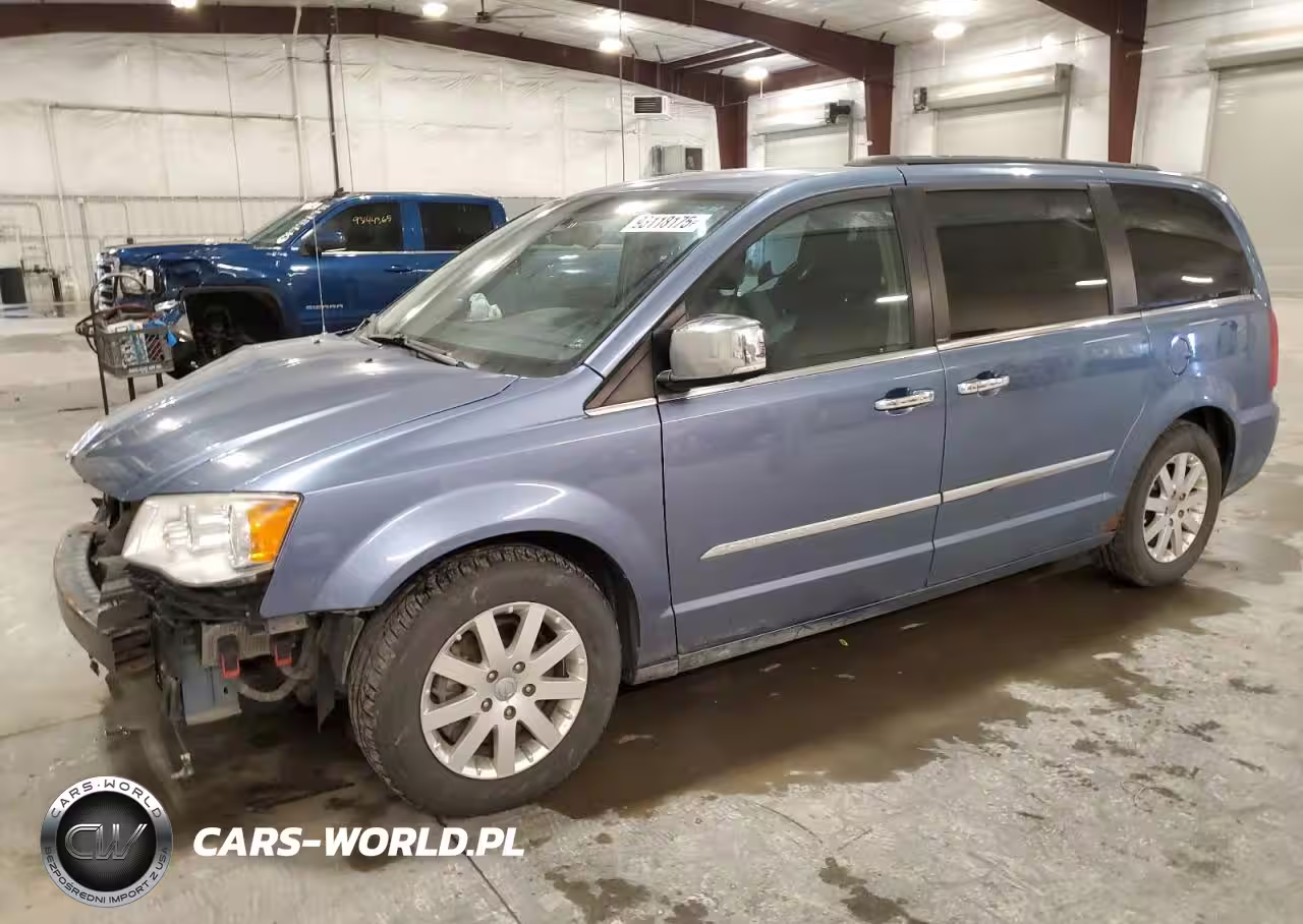 2012 Chrysler Town & Country Touring L