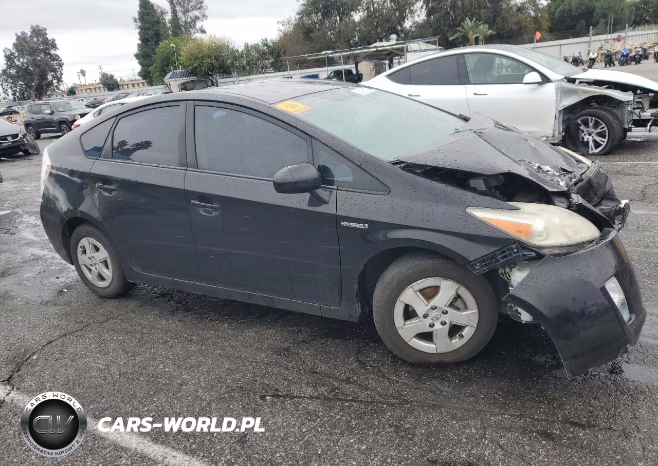 2011 Toyota Prius VIN:JTDKN3DU1B1441447 - 4