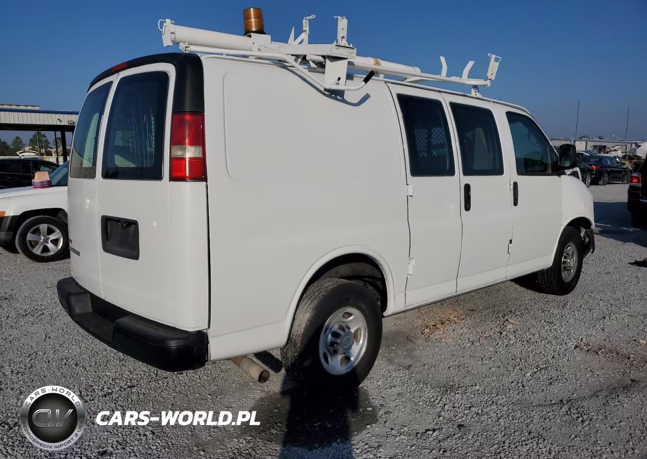 2011 Chevrolet Express 2500 Utility - Service Van VIN:1GCWGFCA8B1127797 - 3