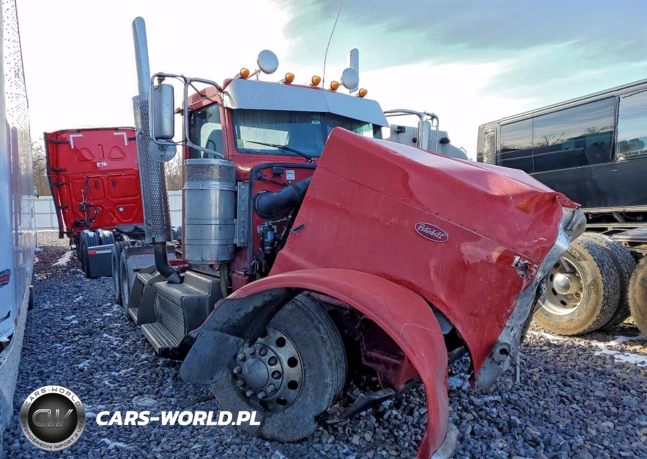 2022 Peterbilt 389 Semi Truck