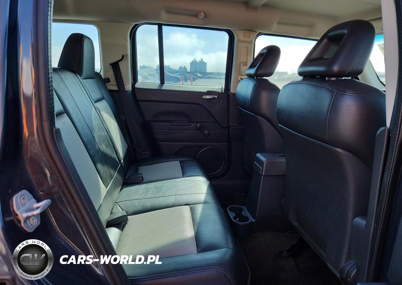 2008 Jeep Patriot Sport VIN:1J8FT28078D731619 - 11