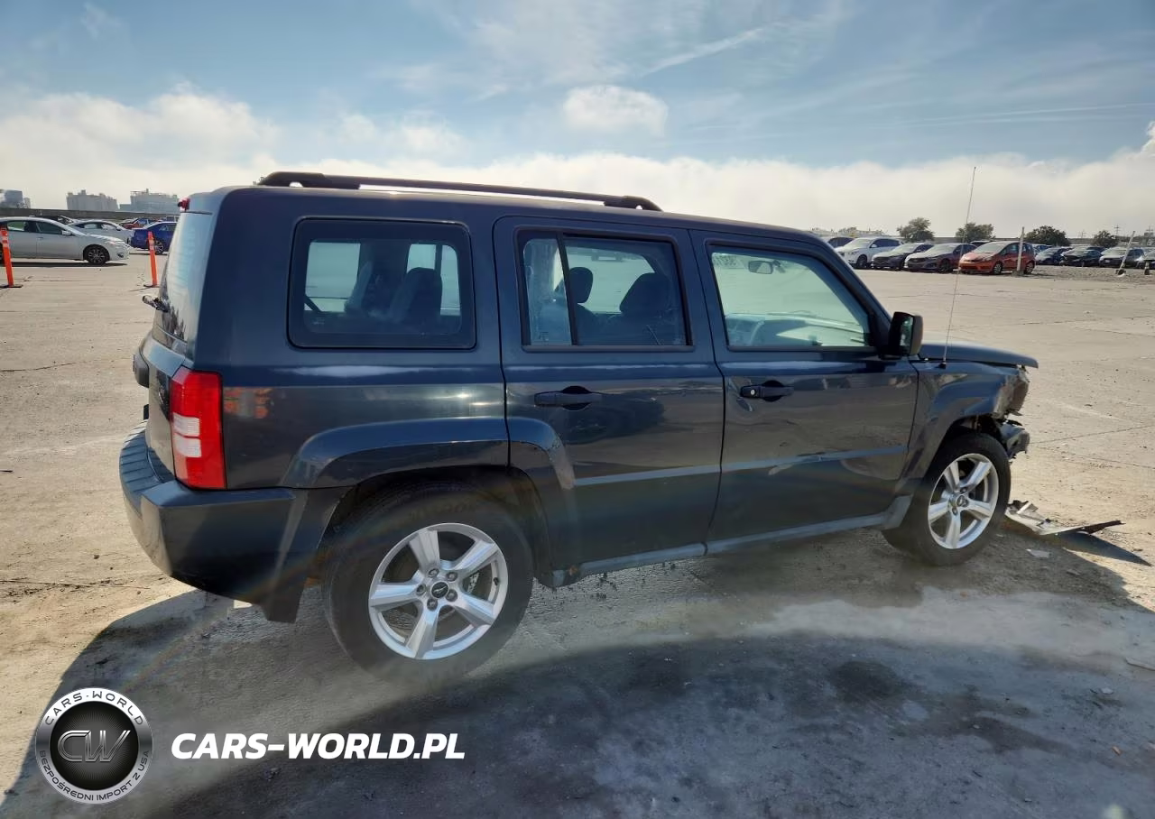 2008 Jeep Patriot Sport VIN:1J8FT28078D731619 - 3