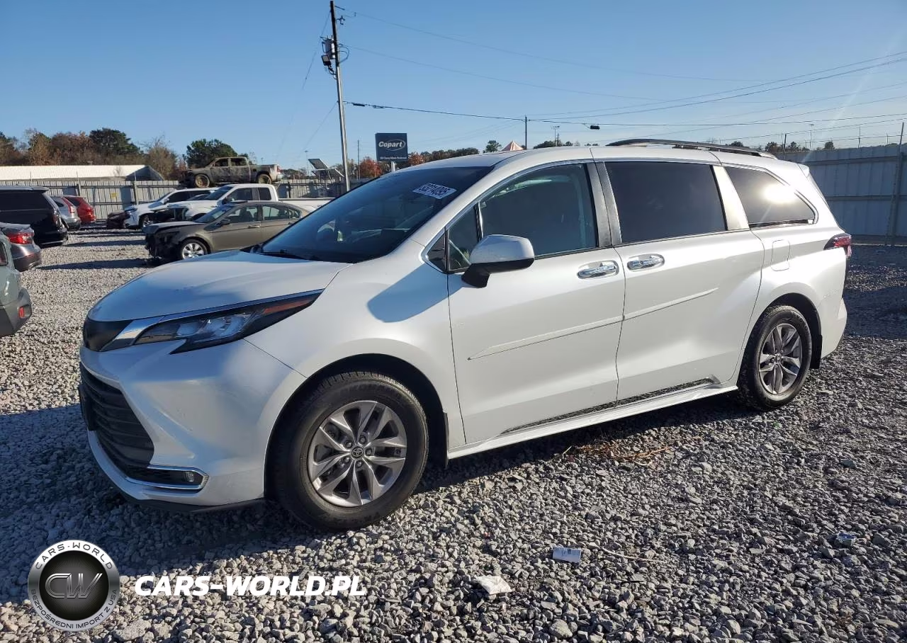 2022 Toyota Sienna Xle – zdjęcie 1 z 13