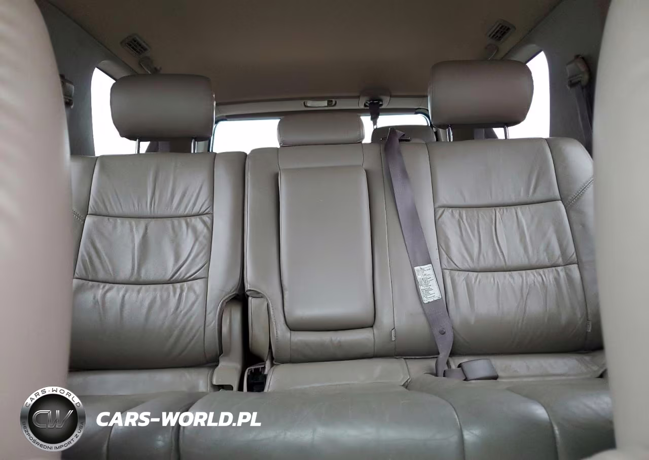 2002 Toyota Sequoia VIN:5TDZT38A82S066292 - 10