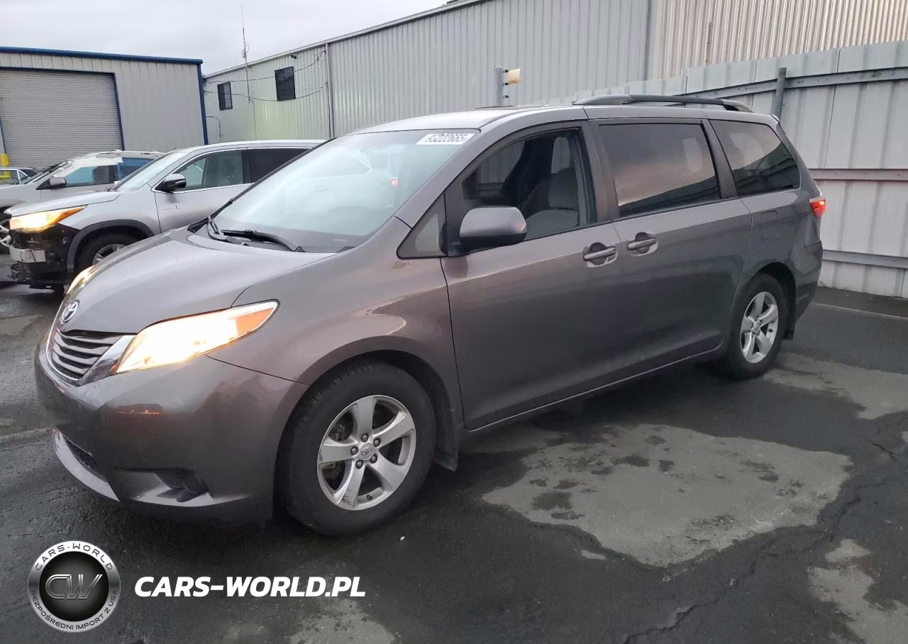 2017 Toyota Sienna Le VIN:5TDKZ3DC5HS876138 - 1