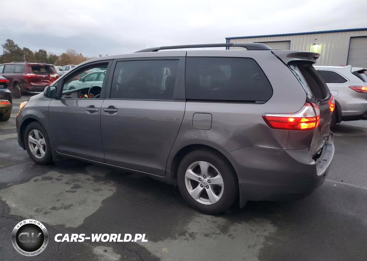 2017 Toyota Sienna Le VIN:5TDKZ3DC5HS876138 - 2
