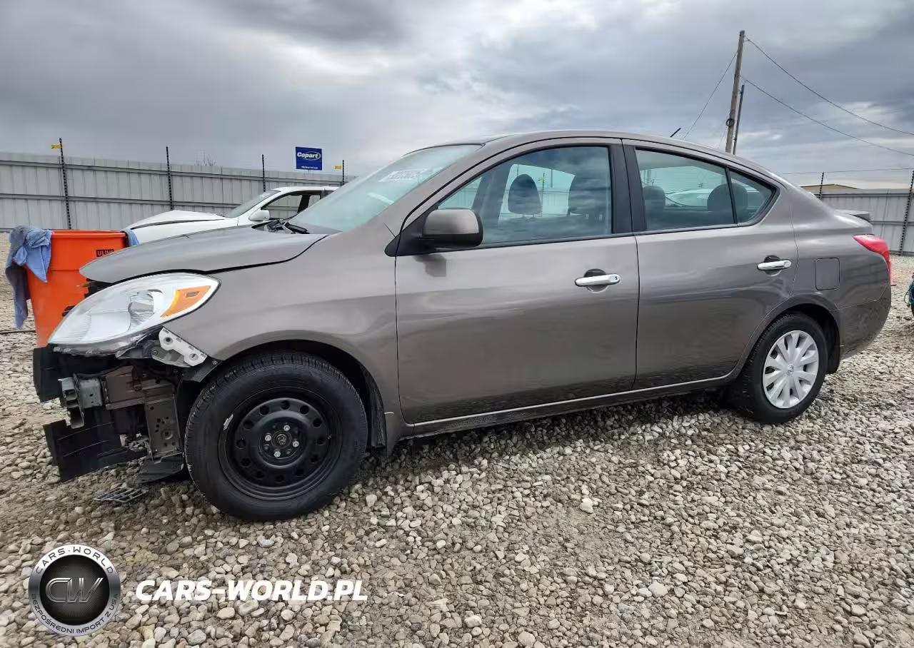 2013 Nissan Versa S