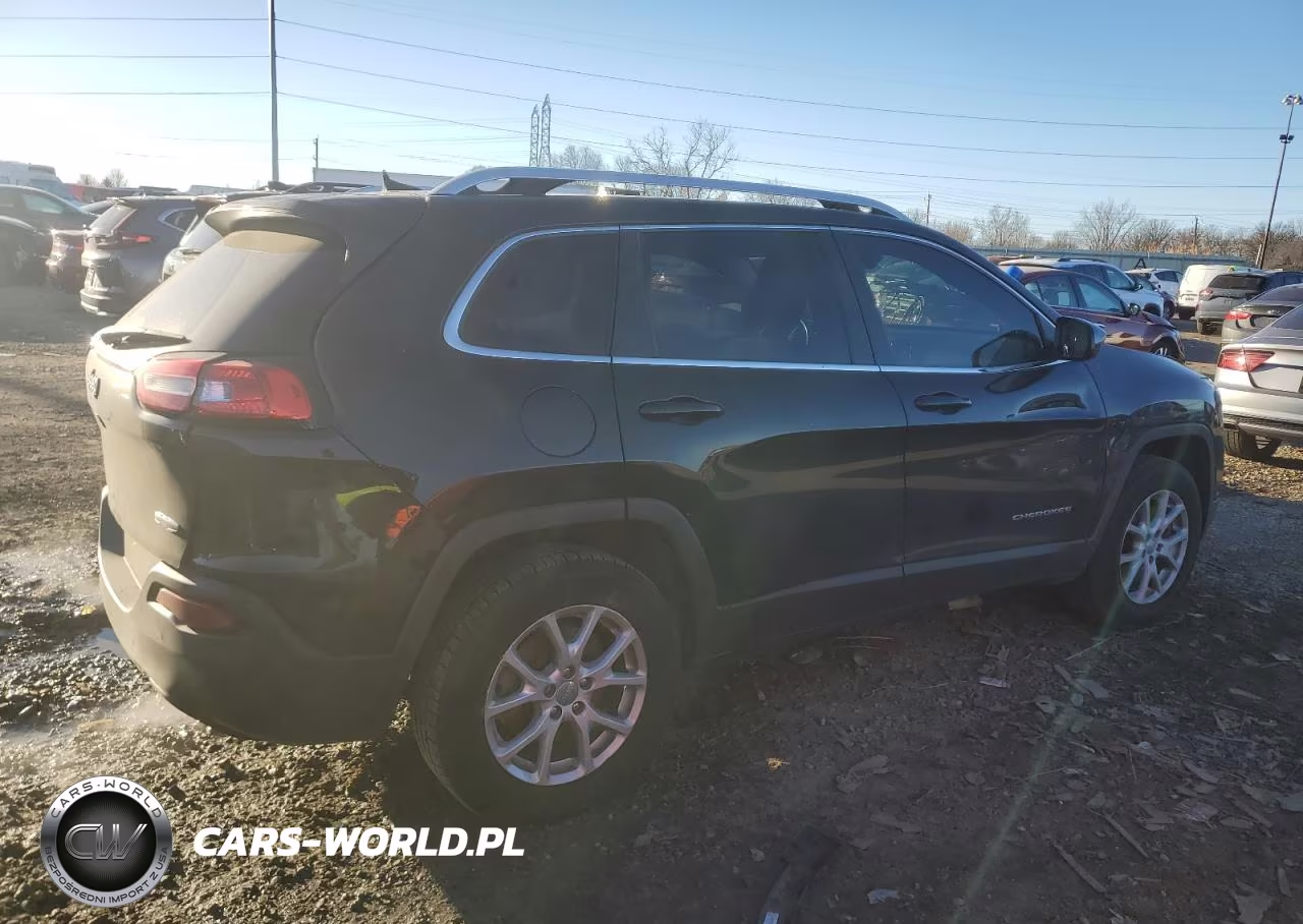 2016 Jeep Cherokee Latitude VIN:1C4PJMCS2GW296727 - 3