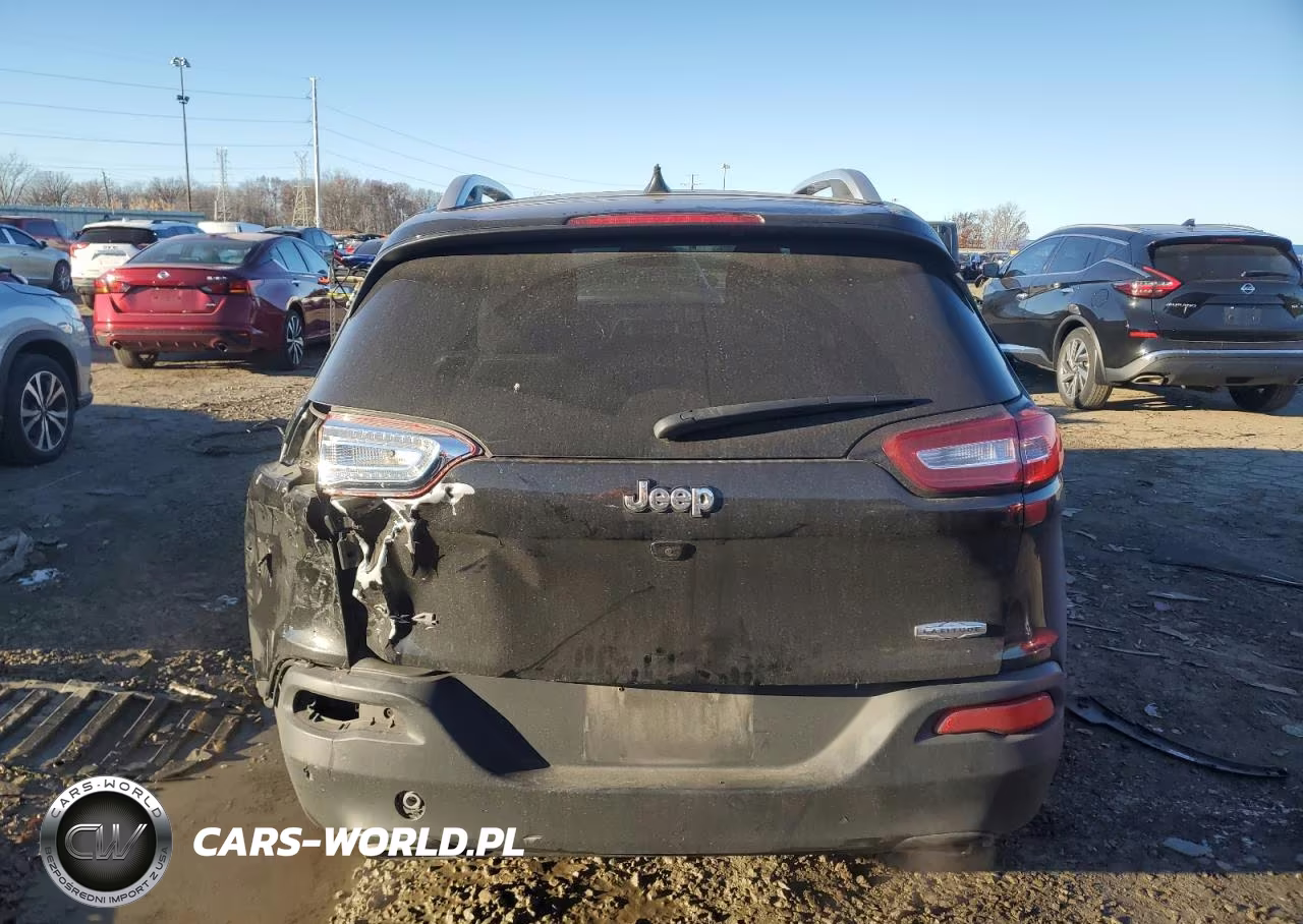 2016 Jeep Cherokee Latitude VIN:1C4PJMCS2GW296727 - 6