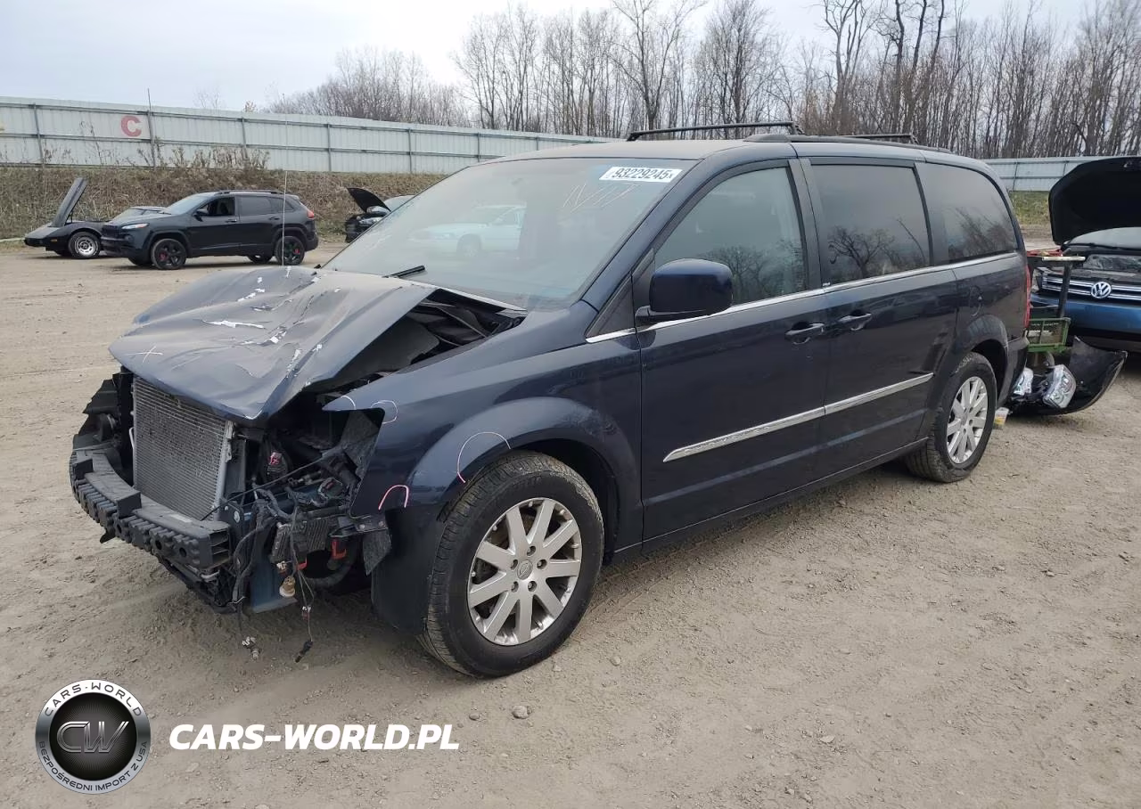 2013 Chrysler Town & Country Touring – zdjęcie 1 z 14