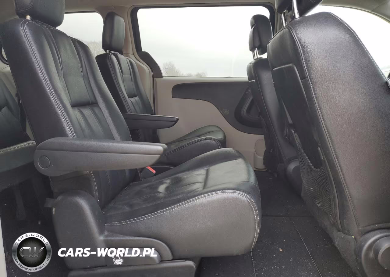 2013 Chrysler Town & Country Touring VIN:2C4RC1BG9DR775374 - 11