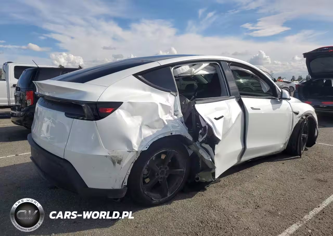 2026 Tesla Model Y VIN:7SAYGDED9TF374455 - 3
