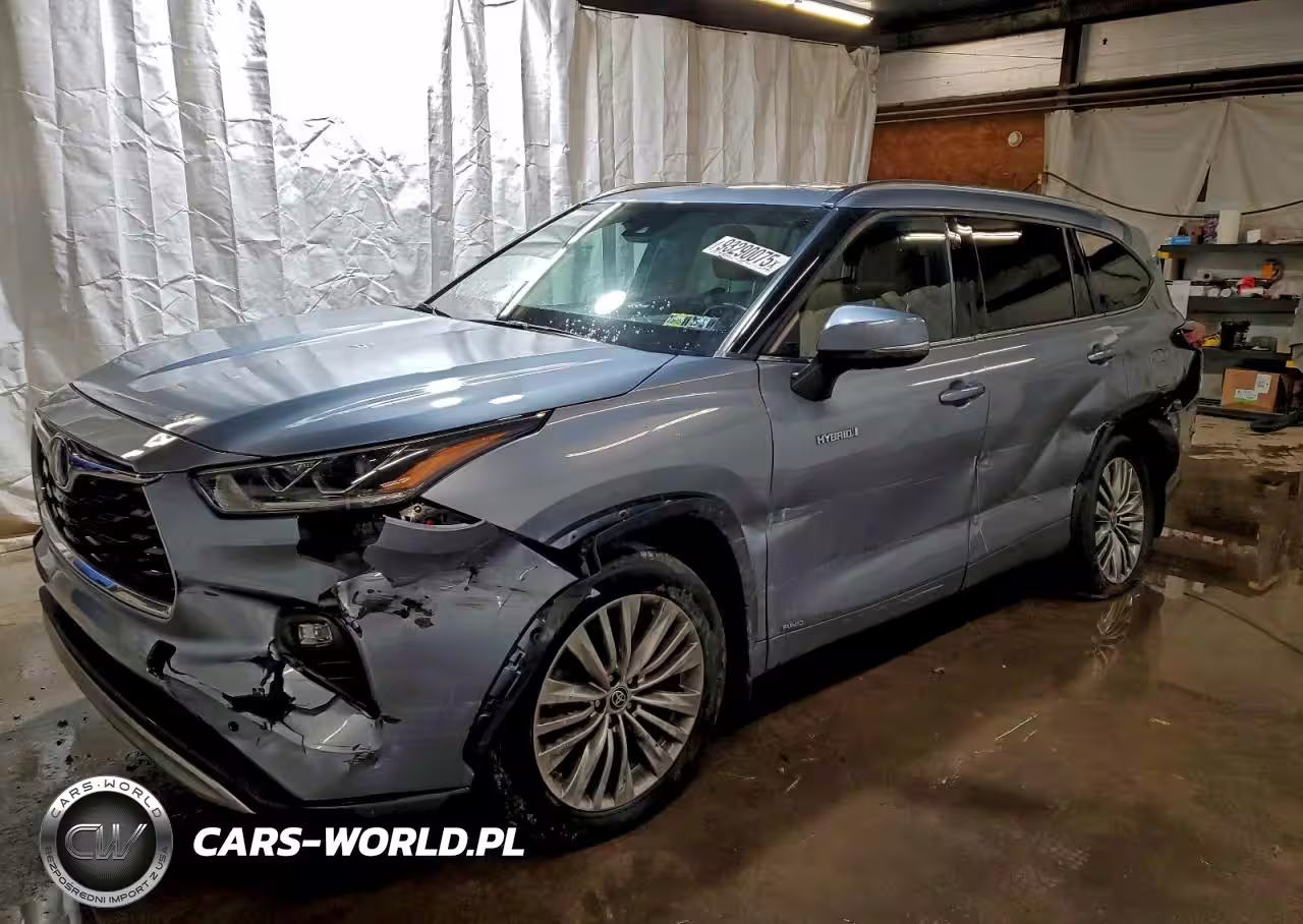 2021 Toyota Highlander Hybrid Platinum
