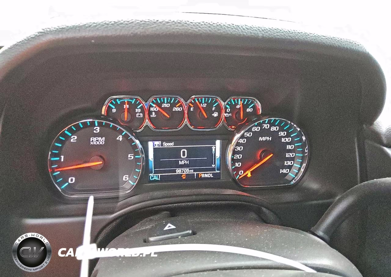 2018 Chevrolet Suburban C1500 Premier VIN:1GNSCJKC8JR161889 - 9