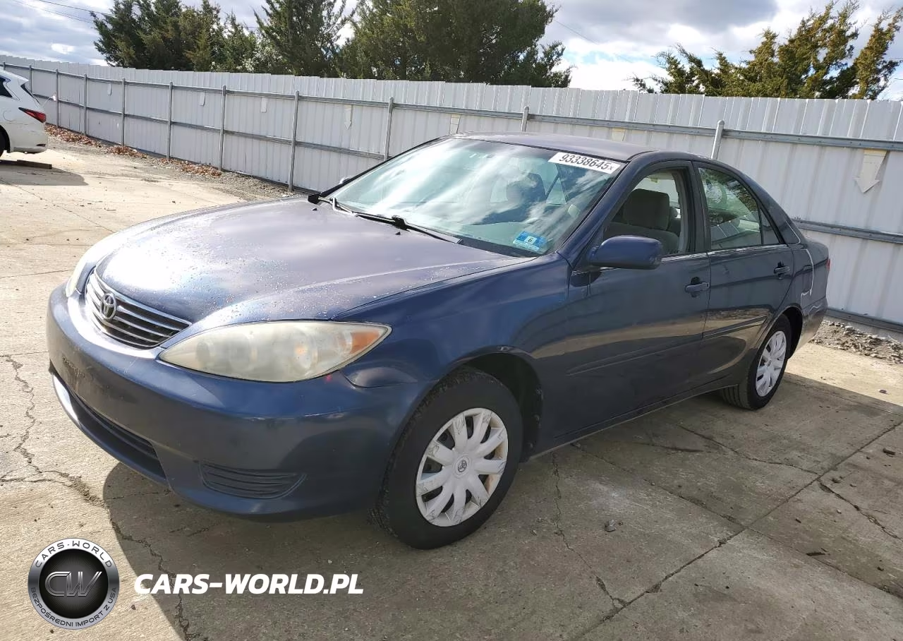 2005 Toyota Camry Le – zdjęcie 1 z 12