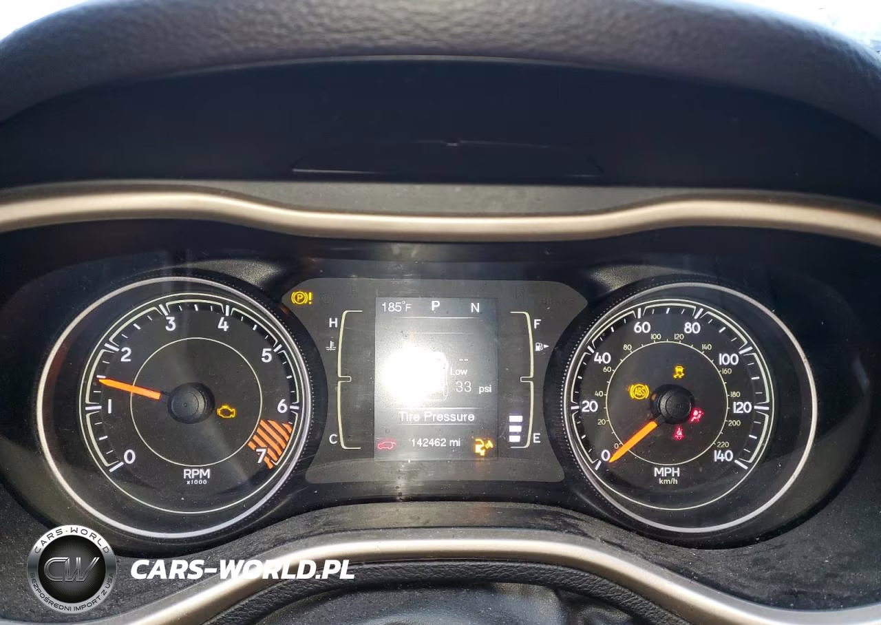 2015 Jeep Cherokee VIN:1C4PJMAB7FW619364 - 9