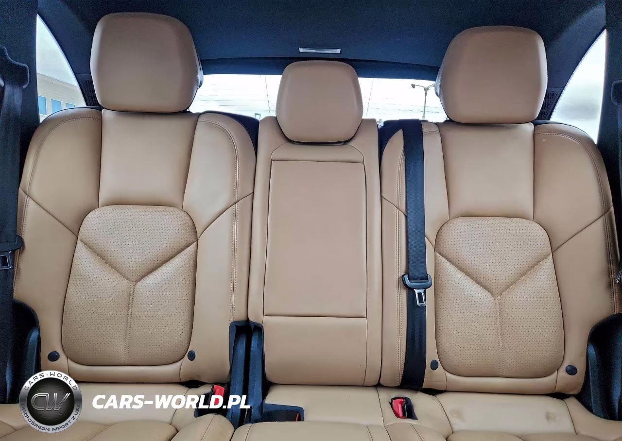 2016 Porsche Cayenne VIN:WP1AA2A28GKA36416 - 10