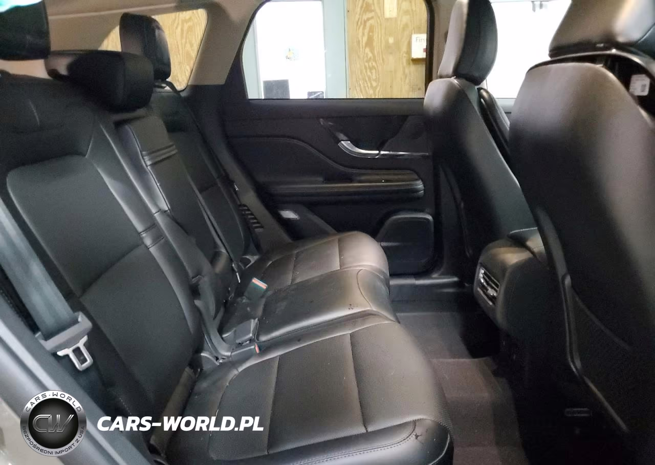 2025 Lincoln Corsair Premiere VIN:5LMCJ1DA6SUL22648 - 11