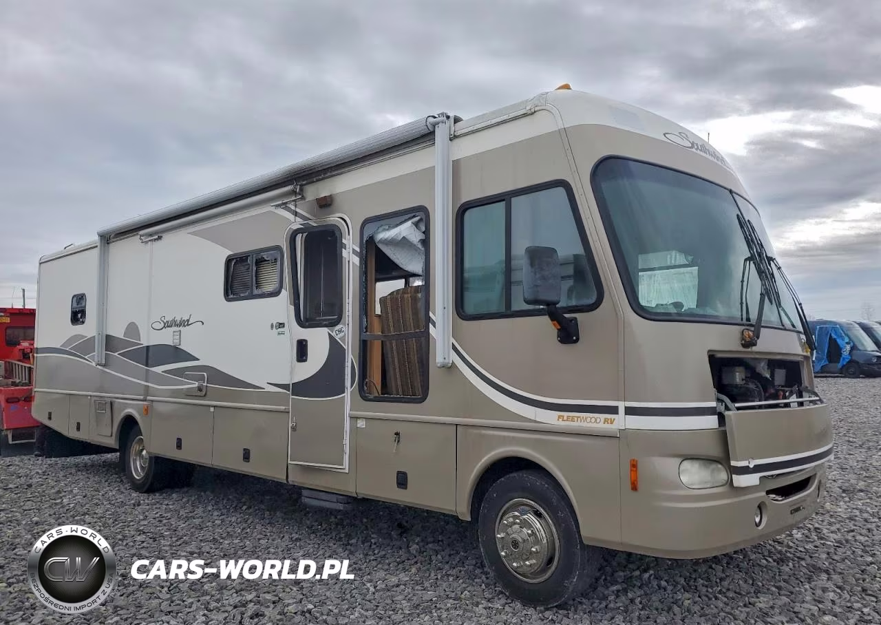 2004 Workhorse W22 Recreational Vehicle