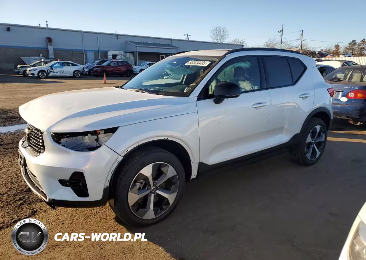 2025 Volvo Xc40 Plus