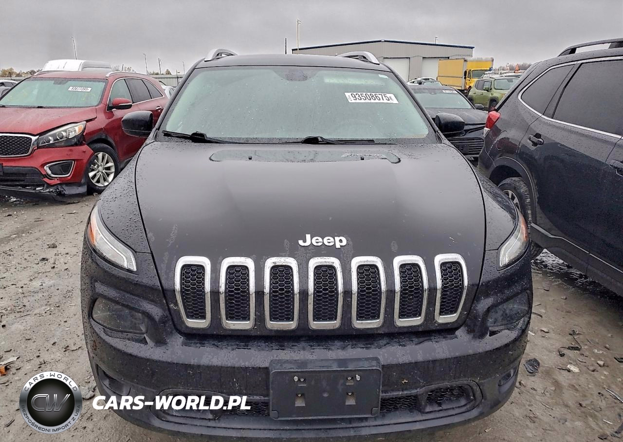2017 Jeep Cherokee Latitude VIN:1C4PJMCS8HW616408 - 5