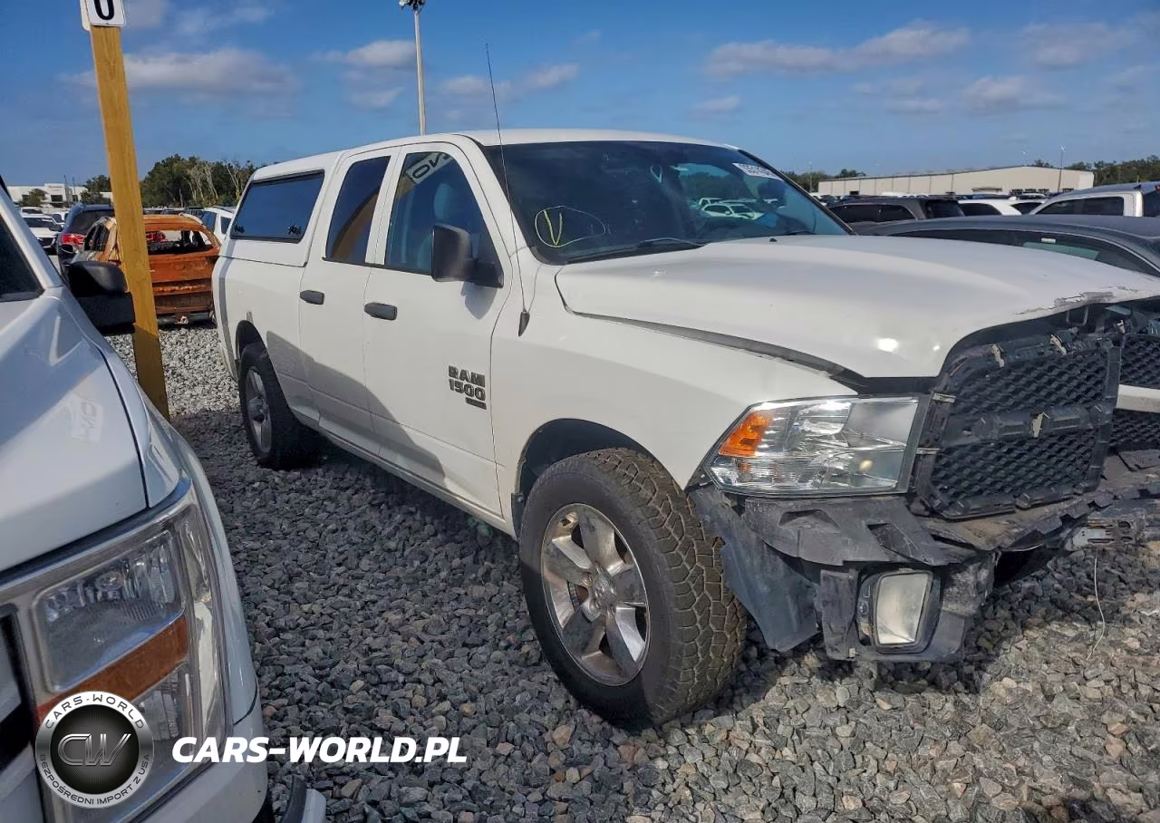 2019 Ram 1500 Classic Tradesman VIN:1C6RR7FG5KS568866 - 4