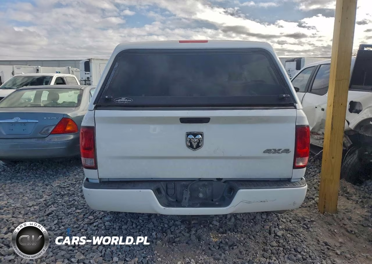 2019 Ram 1500 Classic Tradesman VIN:1C6RR7FG5KS568866 - 6