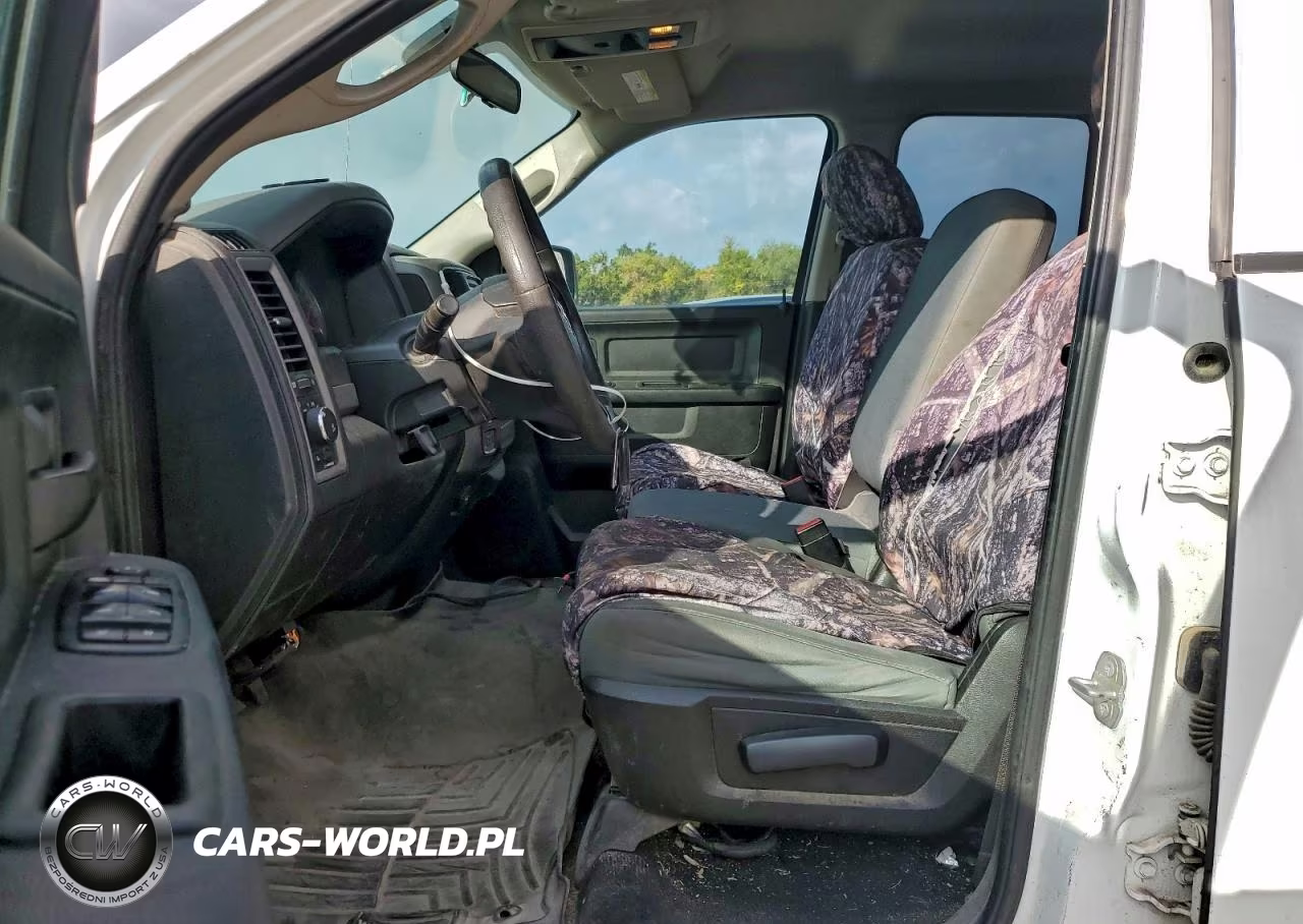2019 Ram 1500 Classic Tradesman VIN:1C6RR7FG5KS568866 - 7
